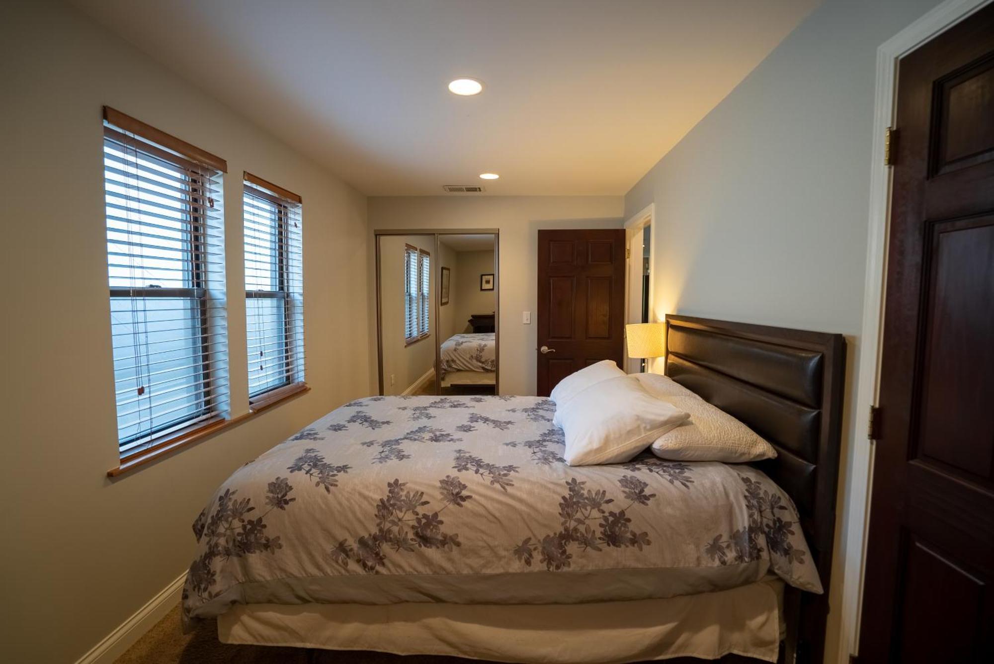 Roscoe Village Guesthouse Чикаго Номер фото